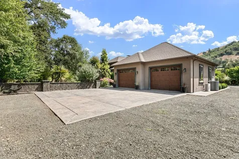 1025 Echo Drive Roseburg OR 97470