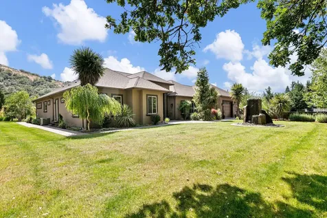 1025 Echo Drive Roseburg OR 97470