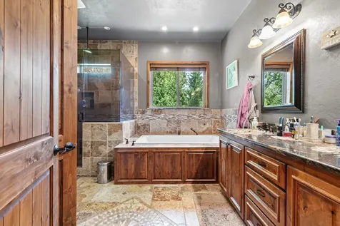 1025 Echo Drive Roseburg OR 97470