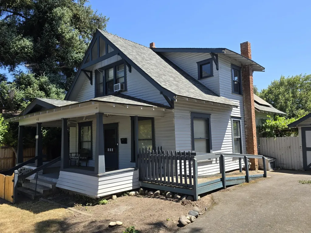 214 Stark Street Medford OR 97504