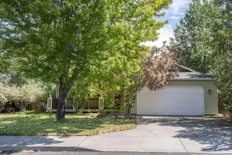 527 SW Forest Grove Drive Bend OR 97702