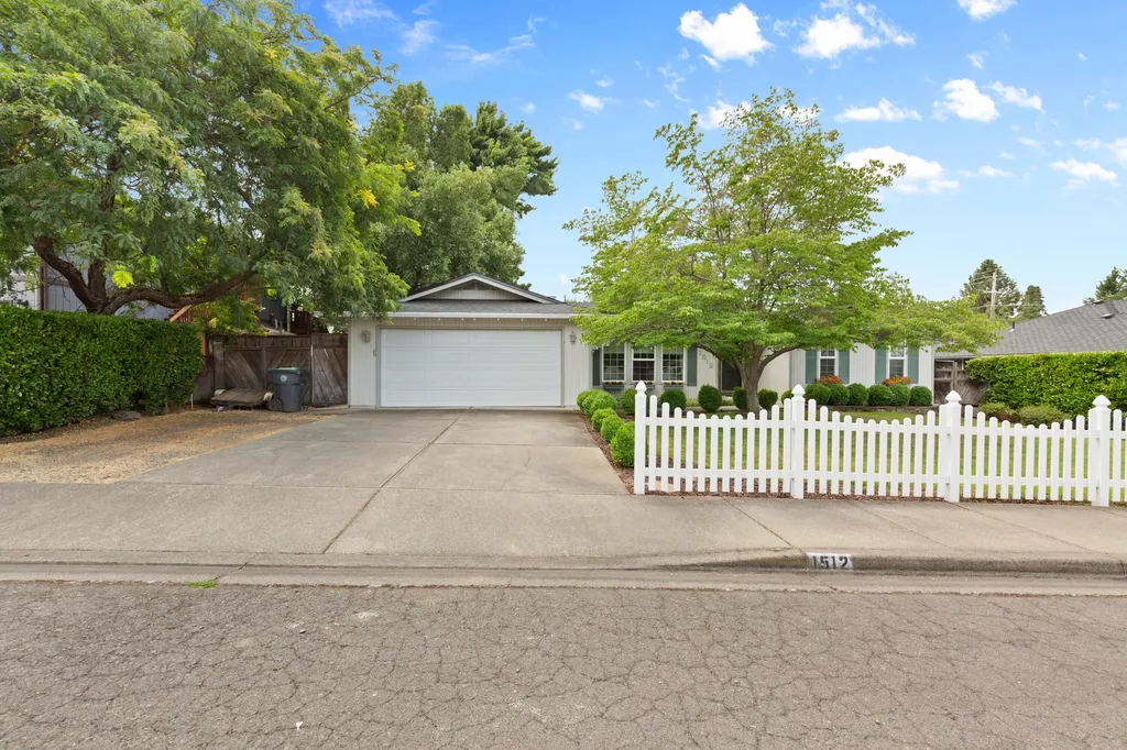 1512 Nordic Court Medford OR 97504