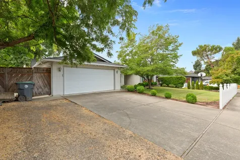 1512 Nordic Court Medford OR 97504