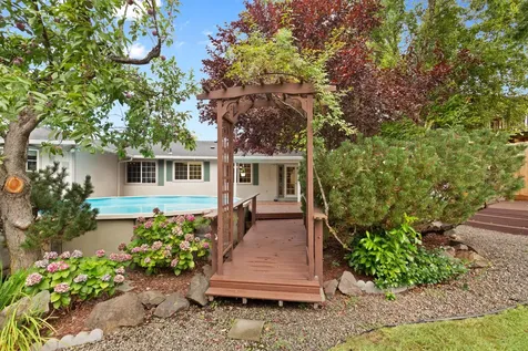 1512 Nordic Court Medford OR 97504