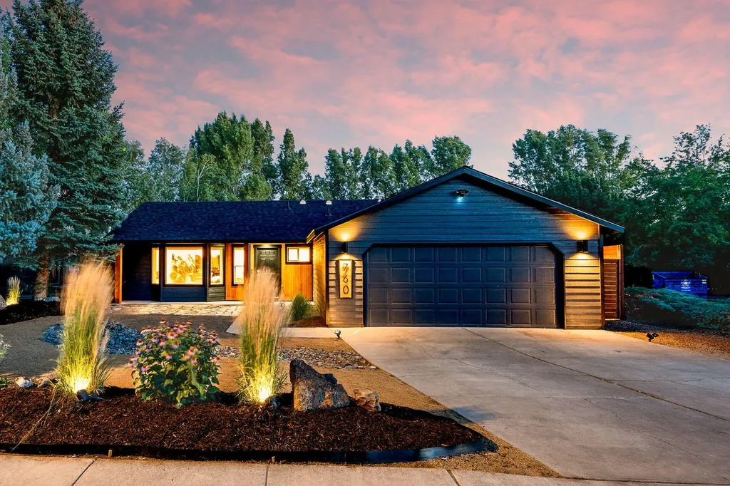 760 NE Oak Place Redmond OR 97756