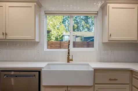 760 NE Oak Place Redmond OR 97756