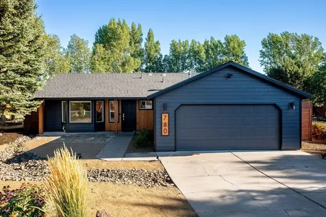760 NE Oak Place Redmond OR 97756