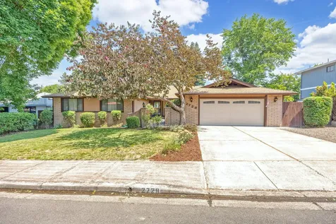 2728 Hawaiian Avenue Medford OR 97504