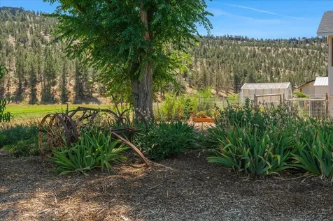 100 NE Jumping Grass Lane Prineville OR 97754