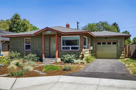 1016 SW 12th Street Redmond OR 97756