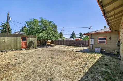 1016 SW 12th Street Redmond OR 97756