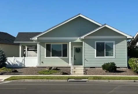 1521 N Haskell Street Central Point OR 97502