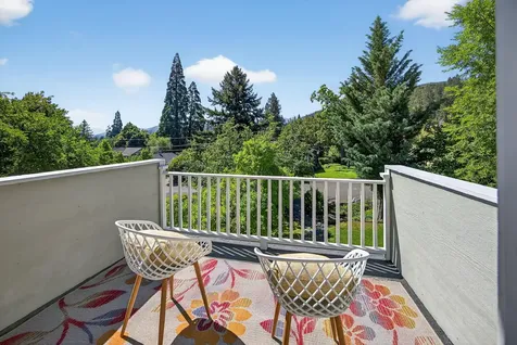 111 Nursery Street Ashland OR 97520