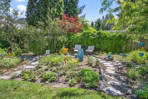 111 Nursery Street Ashland OR 97520