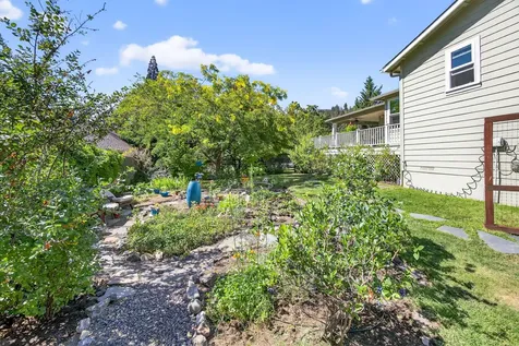 111 Nursery Street Ashland OR 97520
