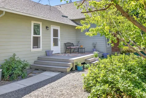 111 Nursery Street Ashland OR 97520