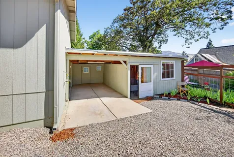 111 Nursery Street Ashland OR 97520