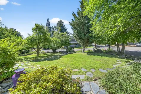 111 Nursery Street Ashland OR 97520