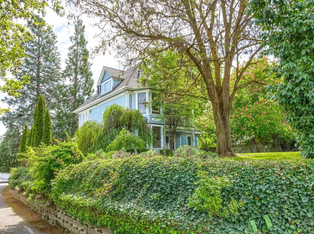 496 Beach Street Ashland OR 97520