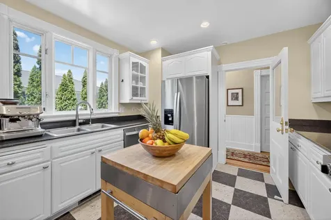 496 Beach Street Ashland OR 97520