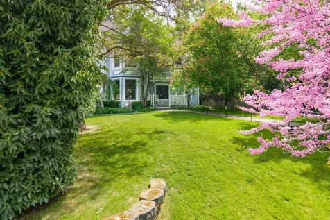 496 Beach Street Ashland OR 97520