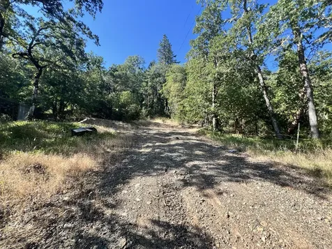 4234 Placer Road Wolf Creek OR 97497