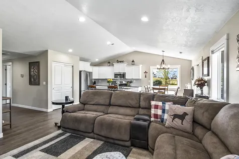 6635 SW 61st Street Redmond OR 97756