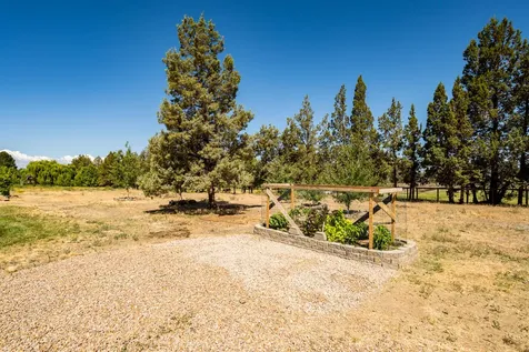 6635 SW 61st Street Redmond OR 97756