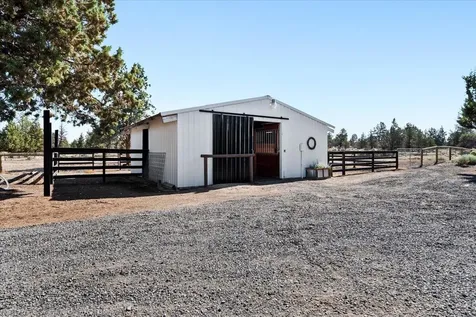 4800 NW 57th Street Redmond OR 97756