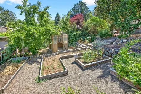 1108 Park Street Ashland OR 97520