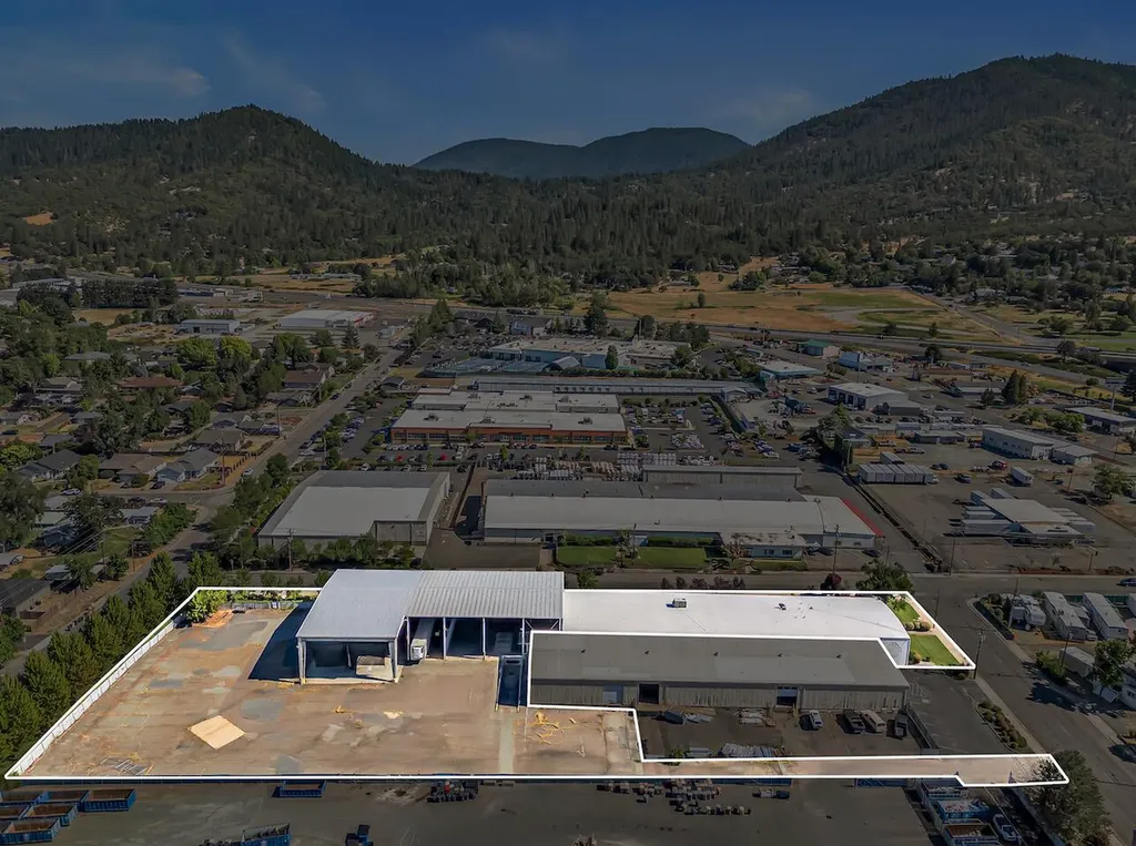 1990 NW Washington Boulevard Grants Pass OR 97526