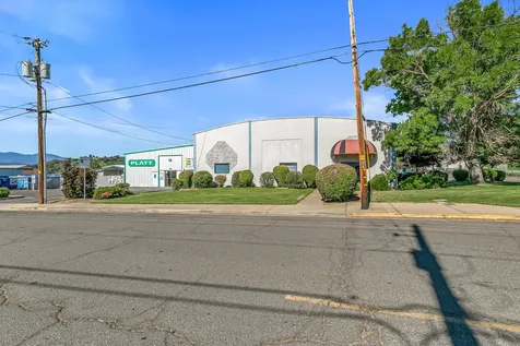 1990 NW Washington Boulevard Grants Pass OR 97526