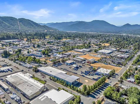 1990 NW Washington Boulevard Grants Pass OR 97526