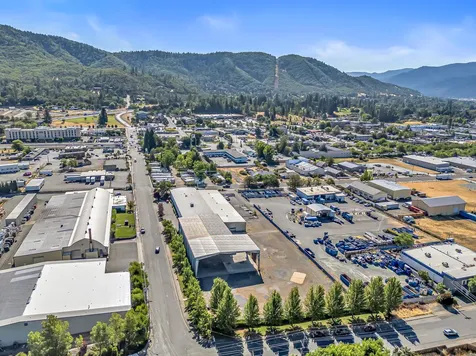 1990 NW Washington Boulevard Grants Pass OR 97526