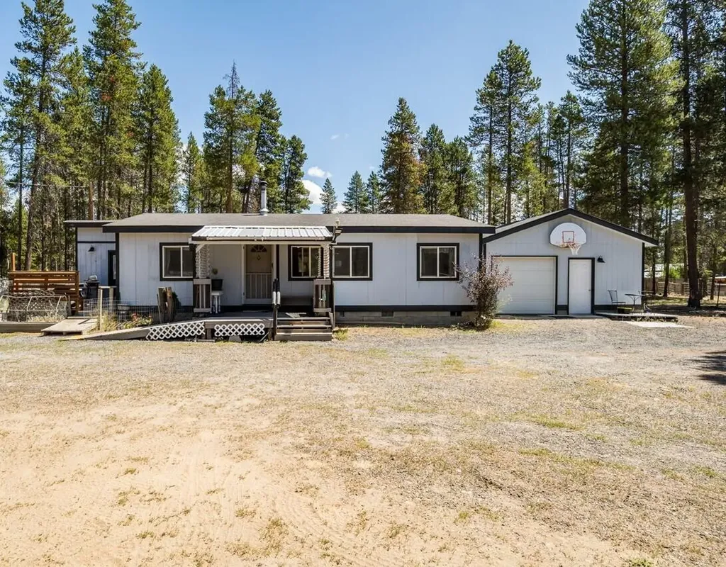 52644 Skidgel Road La Pine OR 97739