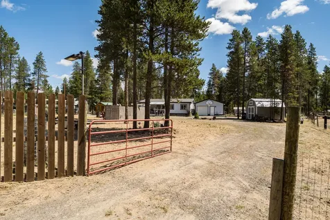 52644 Skidgel Road La Pine OR 97739