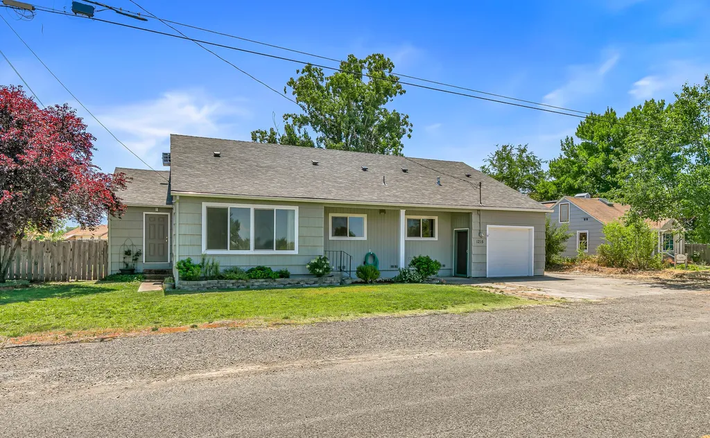 1215 Sweet Road Medford OR 97501