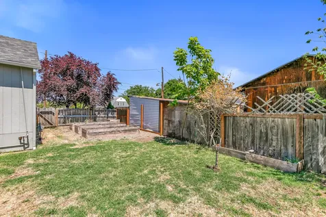 1215 Sweet Road Medford OR 97501