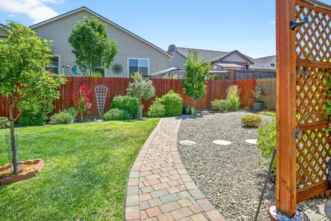 3288 Cheltenham Way Medford OR 97504