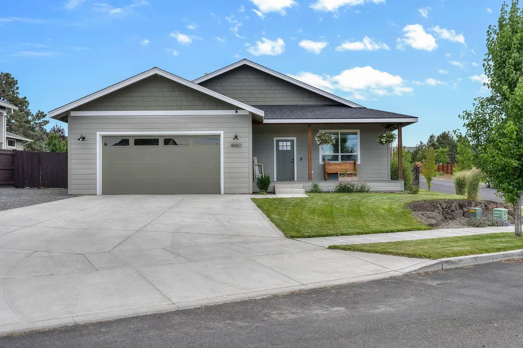 4660 SW Salmon Avenue Redmond OR 97756