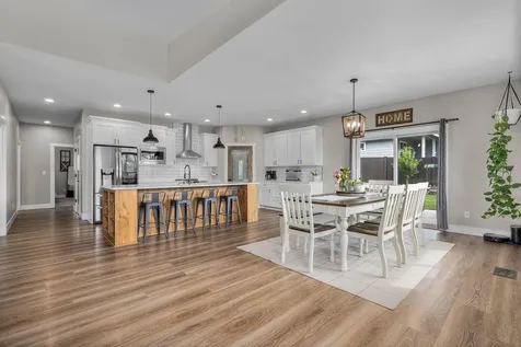 4660 SW Salmon Avenue Redmond OR 97756