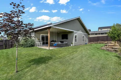 4660 SW Salmon Avenue Redmond OR 97756