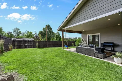 4660 SW Salmon Avenue Redmond OR 97756