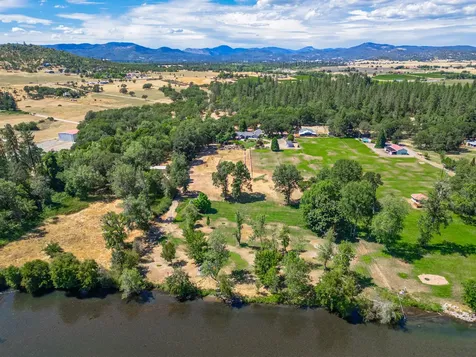 700 Rogue Wood Drive White City OR 97503