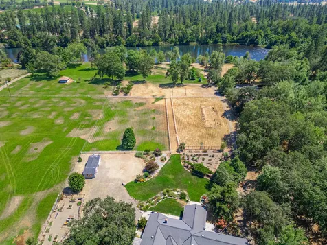 700 Rogue Wood Drive White City OR 97503