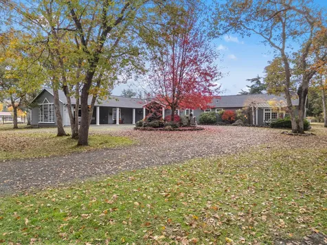 700 Rogue Wood Drive White City OR 97503