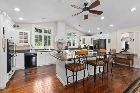 700 Rogue Wood Drive White City OR 97503