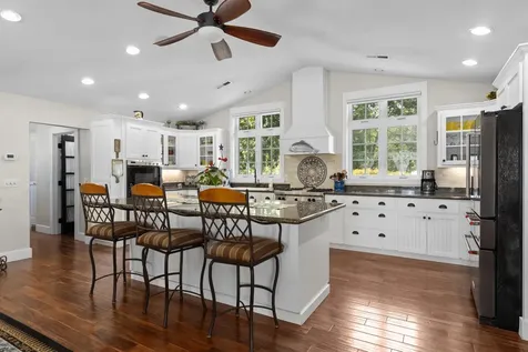 700 Rogue Wood Drive White City OR 97503