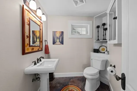 700 Rogue Wood Drive White City OR 97503