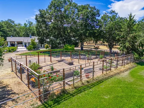 700 Rogue Wood Drive White City OR 97503